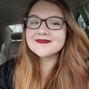 Meet your Posher, Kayla